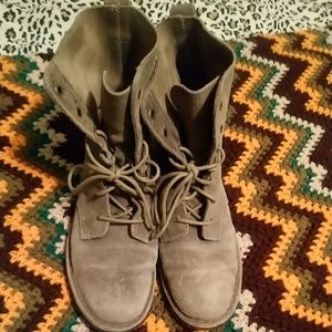 Clark's lace up desert boot